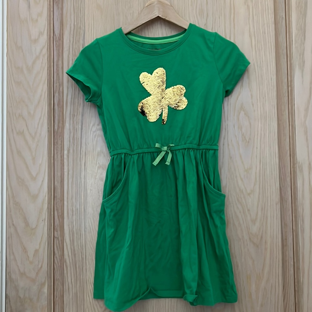 Green shamrock dress with flip sequins. Size 10-12
